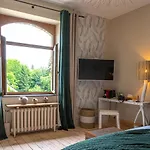 Le Jardin Des Secrets Bed & Breakfast 4*