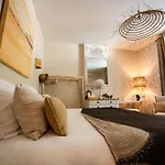 Le Jardin Des Secrets Bed & Breakfast