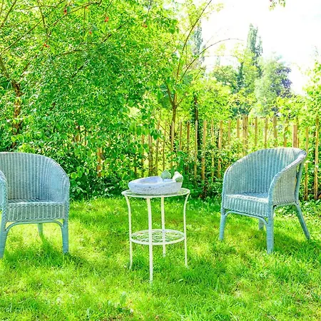 Le Du Jardin Des Secrets Bed & Breakfast Namur