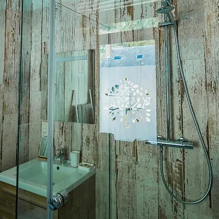 Le Jardin Des Secrets Gites et chambres à louer Alojamento de Acomodação e Pequeno-almoço Namur