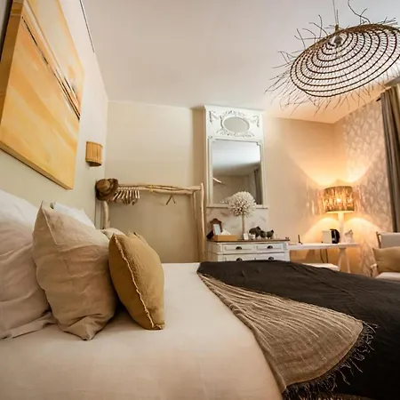 Le Jardin Des Secrets Gites et chambres à louer Alojamento de Acomodação e Pequeno-almoço