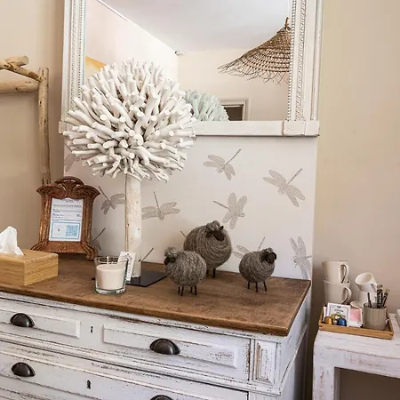 Le Jardin Des Secrets Gites et chambres à louer Alojamento de Acomodação e Pequeno-almoço