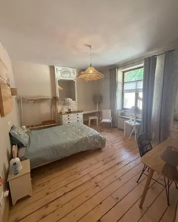 Le Jardin Des Secrets Gites et chambres à louer Alojamento de Acomodação e Pequeno-almoço Namur