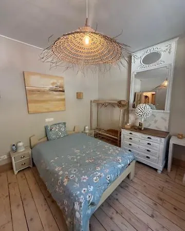 Nomad Roots Bed & Breakfast