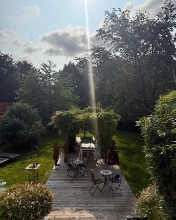 Alojamento de Acomodação e Pequeno-almoço Le Jardin Des Secrets Gites et chambres à louer