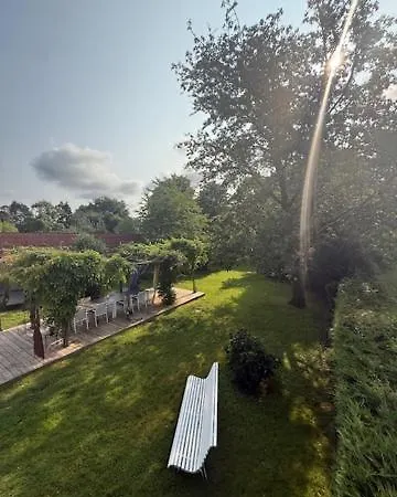 Le Jardin Des Secrets Bed & Breakfast 4*