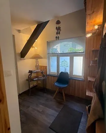 Le Jardin Des Secrets Gites et chambres à louer Alojamento de Acomodação e Pequeno-almoço Namur