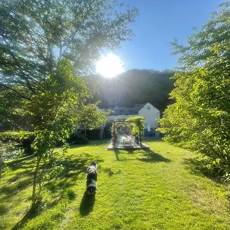 Le Jardin Des Secrets Bed & Breakfast 4*