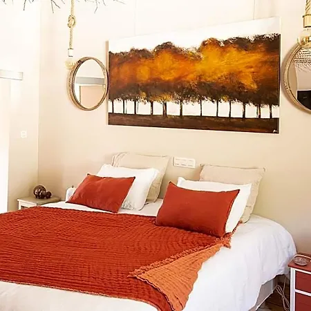 Le Jardin Des Secrets Bed & Breakfast 4*
