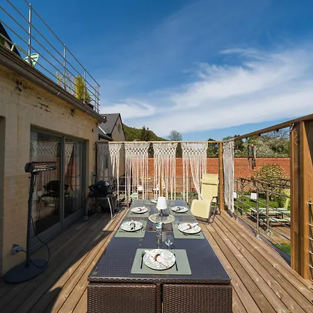 Le Jardin Des Secrets Bed & Breakfast